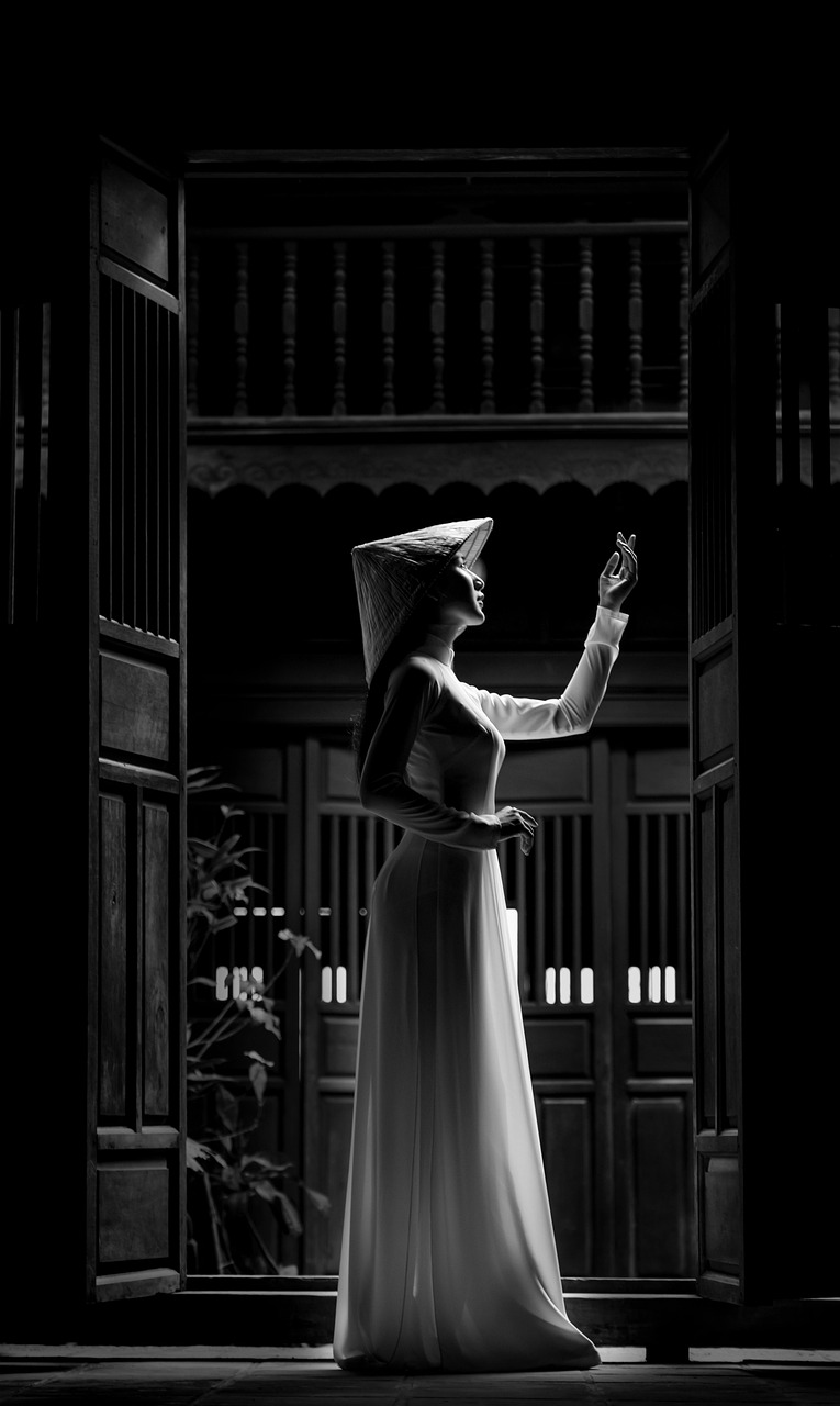 皮脂が過剰だと毛穴が広がる原因は何ですか？